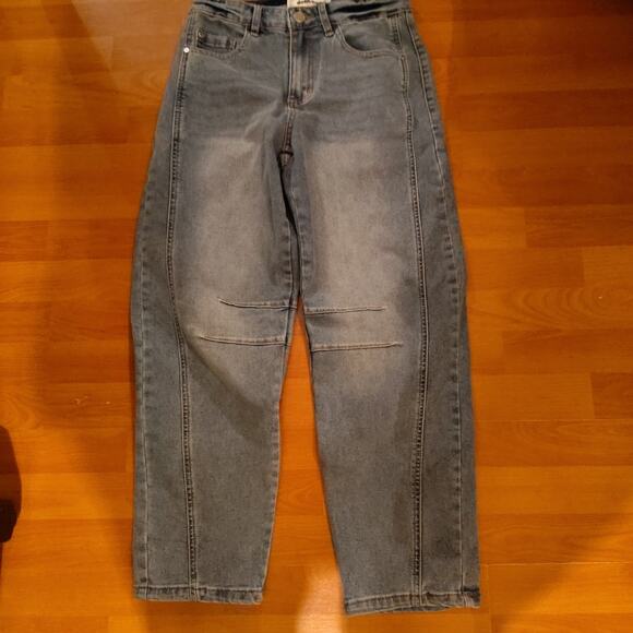 Dollhouse Barrel Jeans – Size 27 – Style & Stretch - Picture 1 of 9